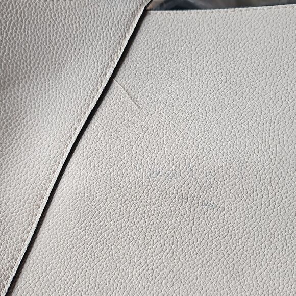 Victoria's Secret Laser Cut Orchid Logo Tote Bag 2020 MSRP $58  Preowned W Tags - Picture 16 of 16